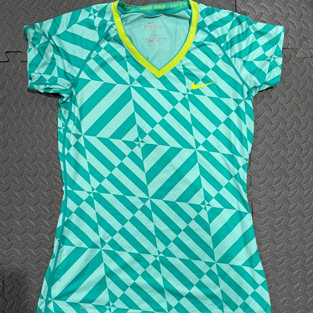 Nike Pro Dri Fit Fitted Top- L